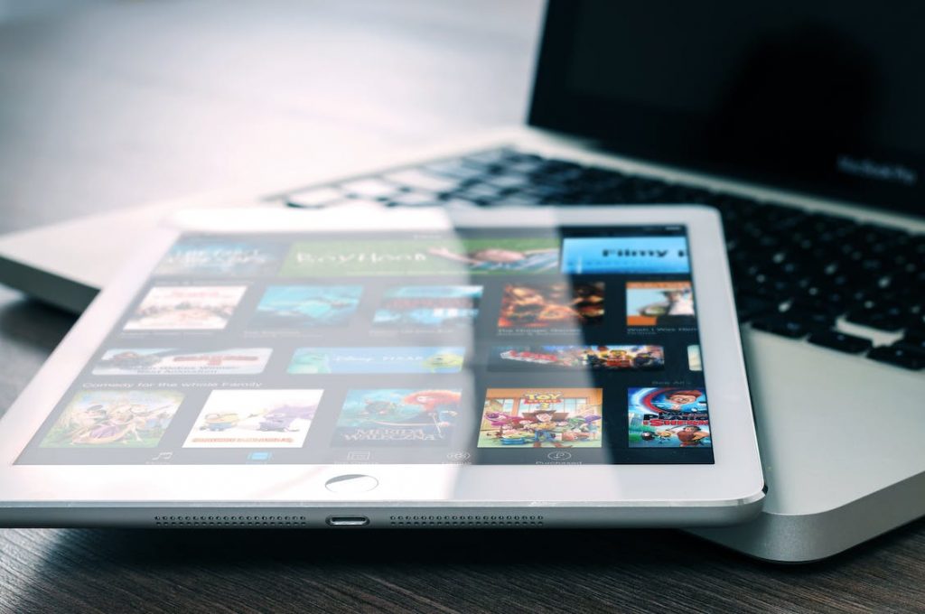 app-entertainment-ipad-mockup